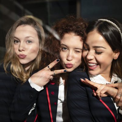 Ester Expósito, María Pedraza y Danna Paola como sus personajes de 'Élite'