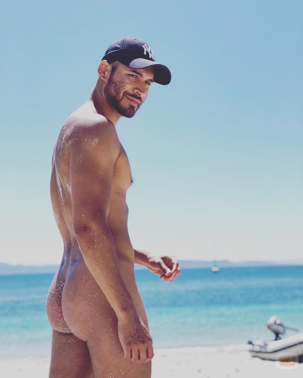 Egdar Vittorino, al desnudo en sus vacaciones por Italia