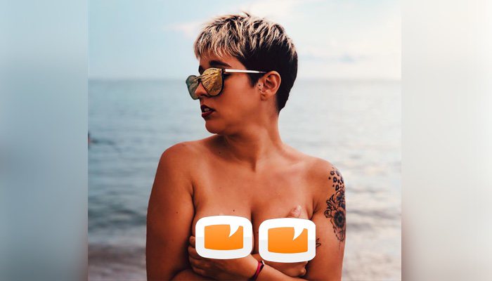 Alejandra Castelló se desnuda a orillas del mar 