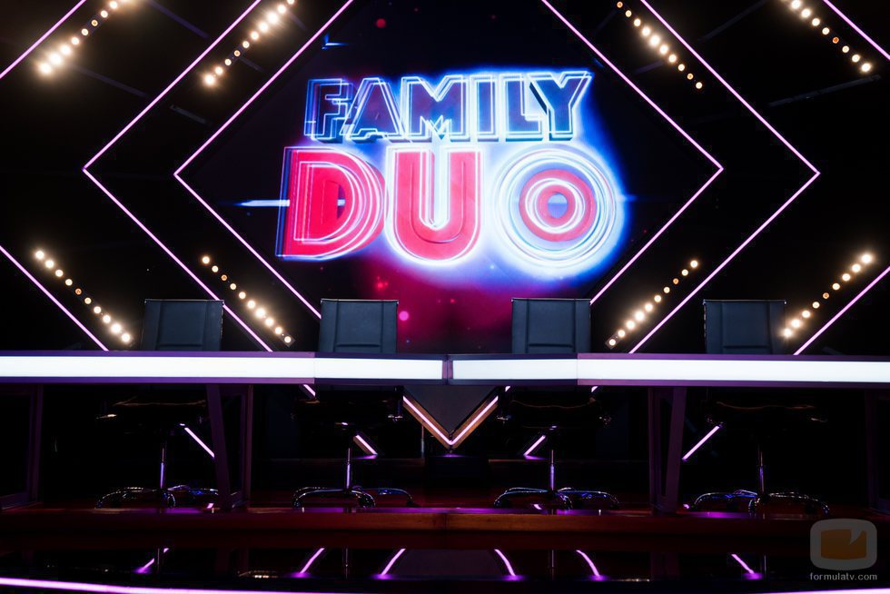 Mesa del jurado del talent show 'Family duo'
