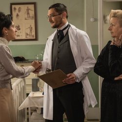 Diego Martín ayuda a que atiendan a Liberto en 'Acacias 38'