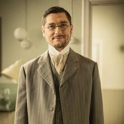 Diego Martín, el doctor Higinio Baeza, en 'Acacias 38'