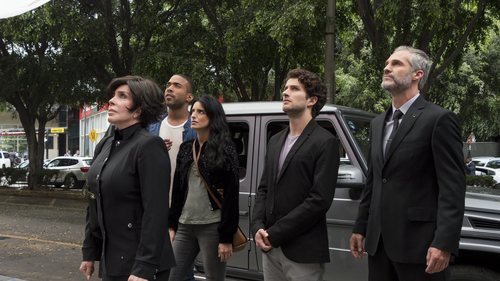 Arturo Rios, Verónica Castro, Aislinn Derbez, Sawandi Wilson y Dario Yazbek protagonistas de la primera temporada de 'La casa de las flores'