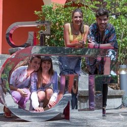 Aitana Ocaña, Ana Guerra, Amaia Romero y Roi Méndez posan junto al logo de 'OT' en el casting final