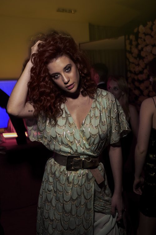 María Pedraza con un vestido de fiesta en 'Élite'