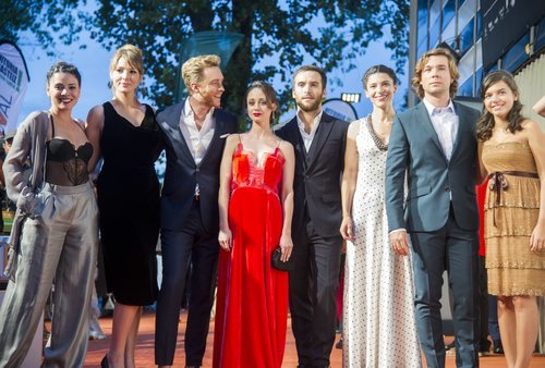 El reparto de 'Cuéntame cómo pasó' en la alfombra naranja del FesTVal 2018