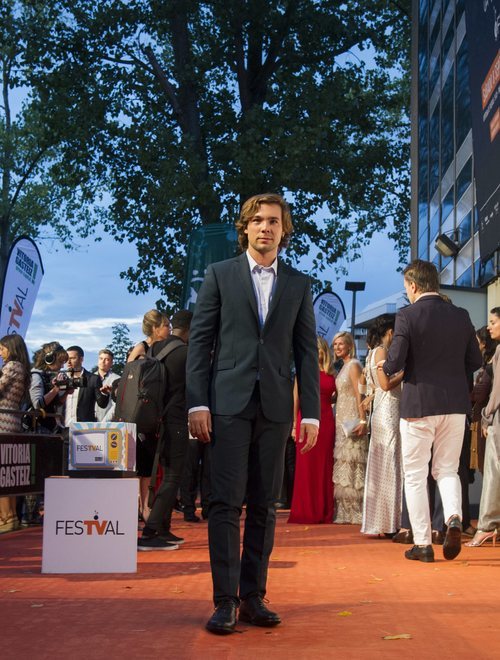 Carlos Cuevas, de 'Cuéntame cómo pasó', en la alfombra naranja del FesTVal 2018