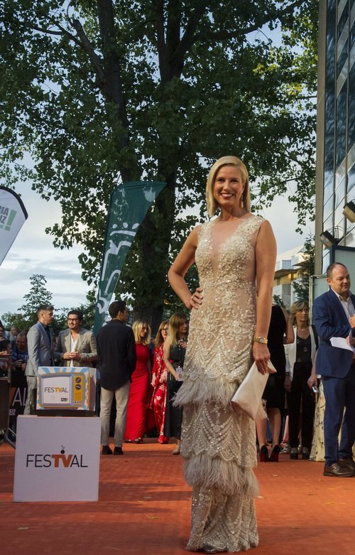 Anne Igartiburu, presentadora de 'Corazón', en la alfombra naranja del FesTVal 2018