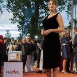 Paloma Bloyd en la alfombra naranja del FesTVal 2018