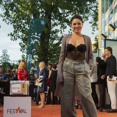 Ana Arias en la alfombra naranja del FesTVal 2018