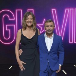Jorge Javier Vázquez y Sandra Barneda posan en el plató de 'GH VIP 6'