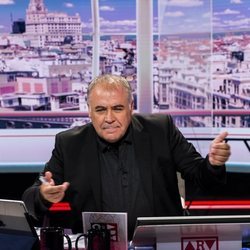 Antonio García Ferreras posa en el plató de 'Al rojo vivo'