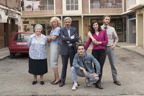 Los Alcántara de 'Cuéntame' en el barrio de San Genaro