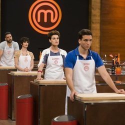 Los aspirantes durante el primer programa de 'MasterChef Celebrity 3'