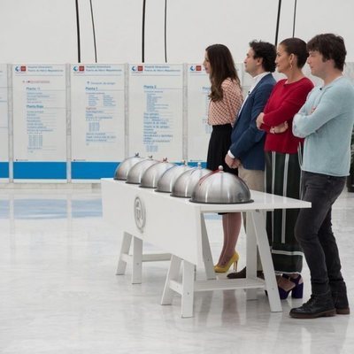 El jurado de 'MasterChef Celebrity 3' ante los platos de los aspirantes en un hospital