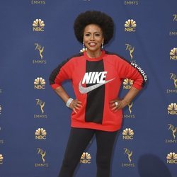 Jennifer Lewis en la alfombra roja de los Emmy 2018