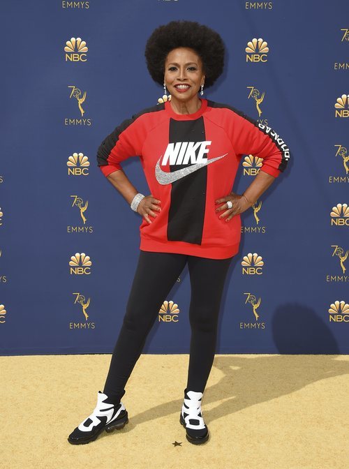 Jennifer Lewis en la alfombra roja de los Emmy 2018