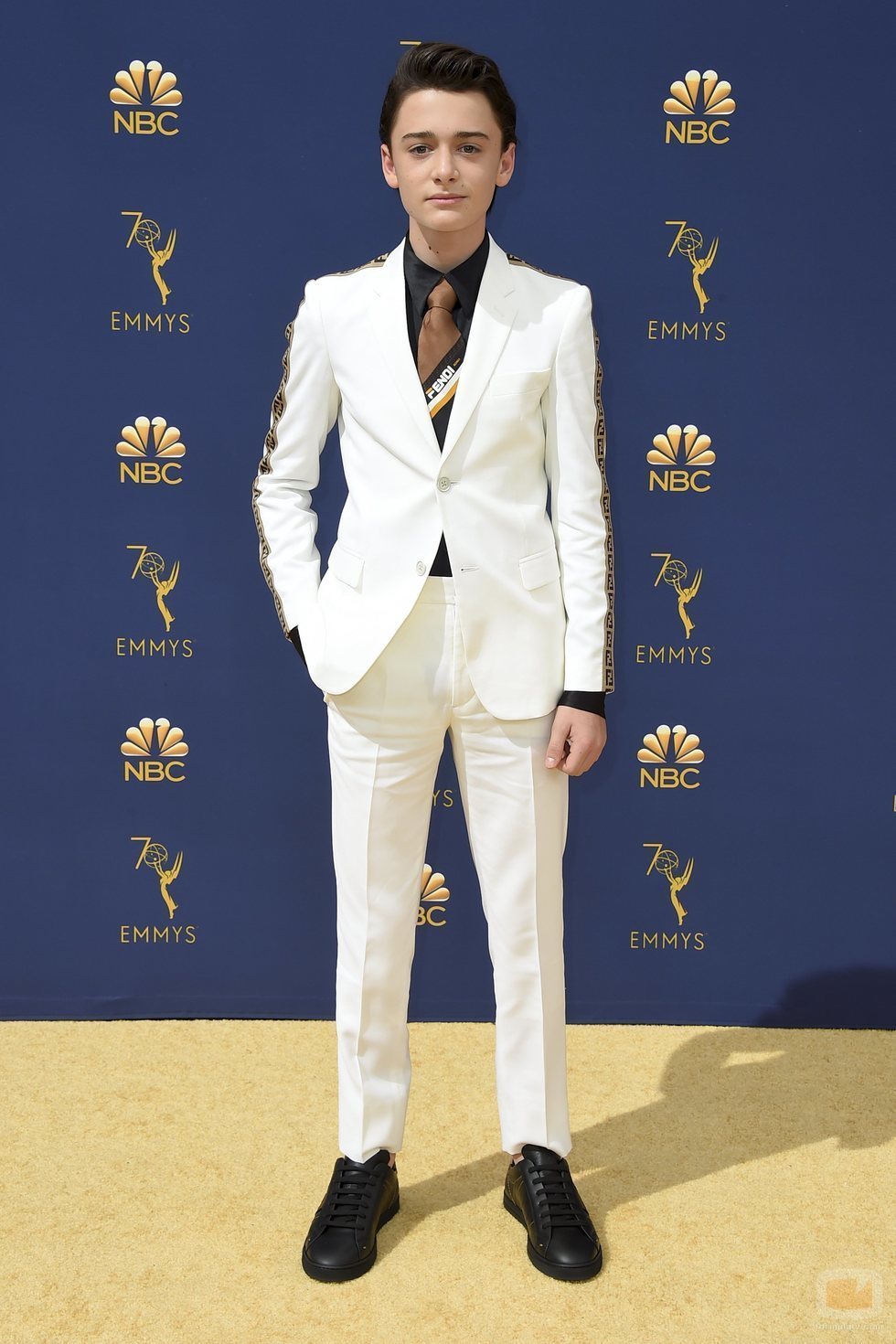 Noah Schnapp en la alfombra roja de los Emmy 2018