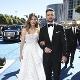 Jessica Biel y Justin Timberlake en la alfombra roja de los Emmy 2018