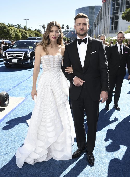 Jessica Biel y Justin Timberlake en la alfombra roja de los Emmy 2018