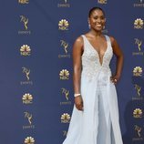 Issa Rae en la alfombra roja de los Emmy 2018