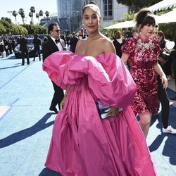 Tracee Ellis Ross en la alfombra roja de los Emmy 2018