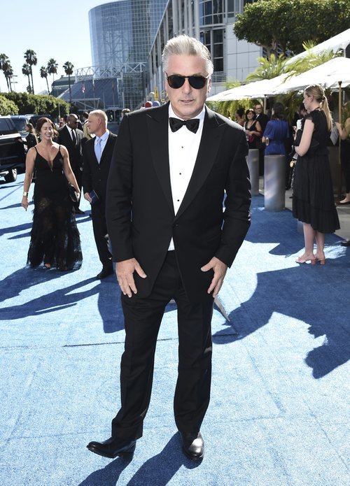 Alec Baldwin en la alfombra roja de los Emmy 2018