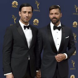 Ricky Martin y su eposo, Jwan Yosef, en la alfombra roja de los Emmy 2018