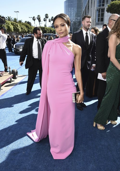 Thandie Newton en la alfombra roja de los Emmy 2018