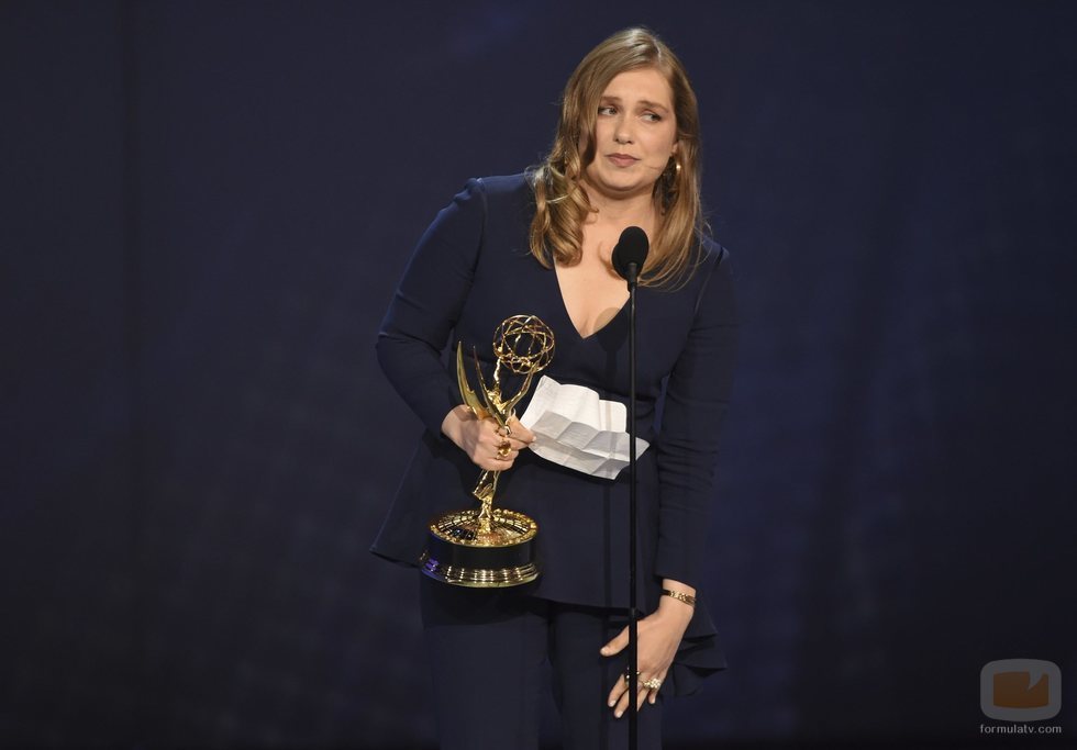 Merritt Wever ganadora de una estatuilla en los Emmy 2018