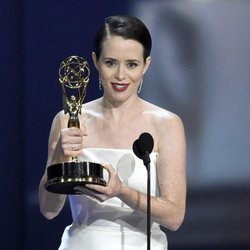 Claire Foy ganadora del Emmy a la mejor actriz de drama