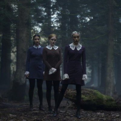 Adeline Rudolph, Tati Gabrielle y Abigail Cowen en 'Las escalofriantes aventuras de Sabrina'