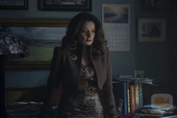 Michelle Gomez en 'Las escalofriantes aventuras de Sabrina'