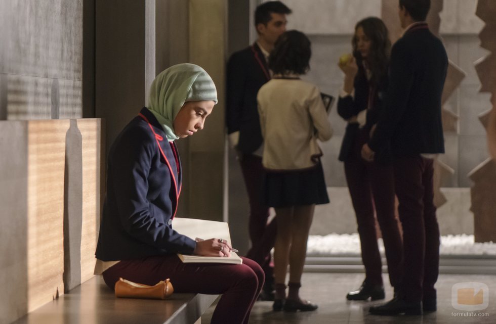 Mina El Hammani es Nadia en la primera temporada de 'Élite'