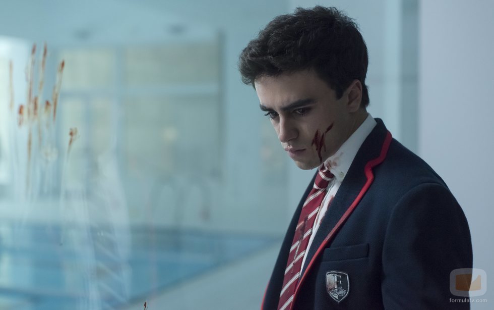 Samuel con la cara ensangrentada en la primera temporada de 'Élite'