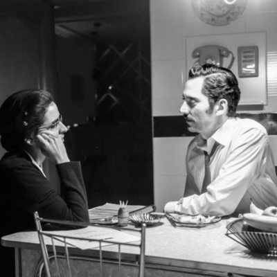 Los personajes de Inma Cuesta y Paco León en la primera temporada de 'Arde Madrid'