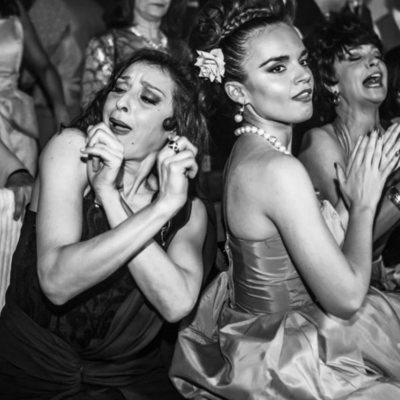 Melody y Mariola Fuentes en una escena de la primera temporada de 'Arde Madrid'