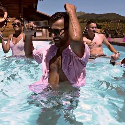 El cantante Juan Antonio ('OT 2017') en el videoclip de su primer sencillo