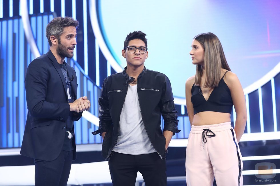Roberto Leal junto a los nominados de la Gala 1 de 'OT 2018'