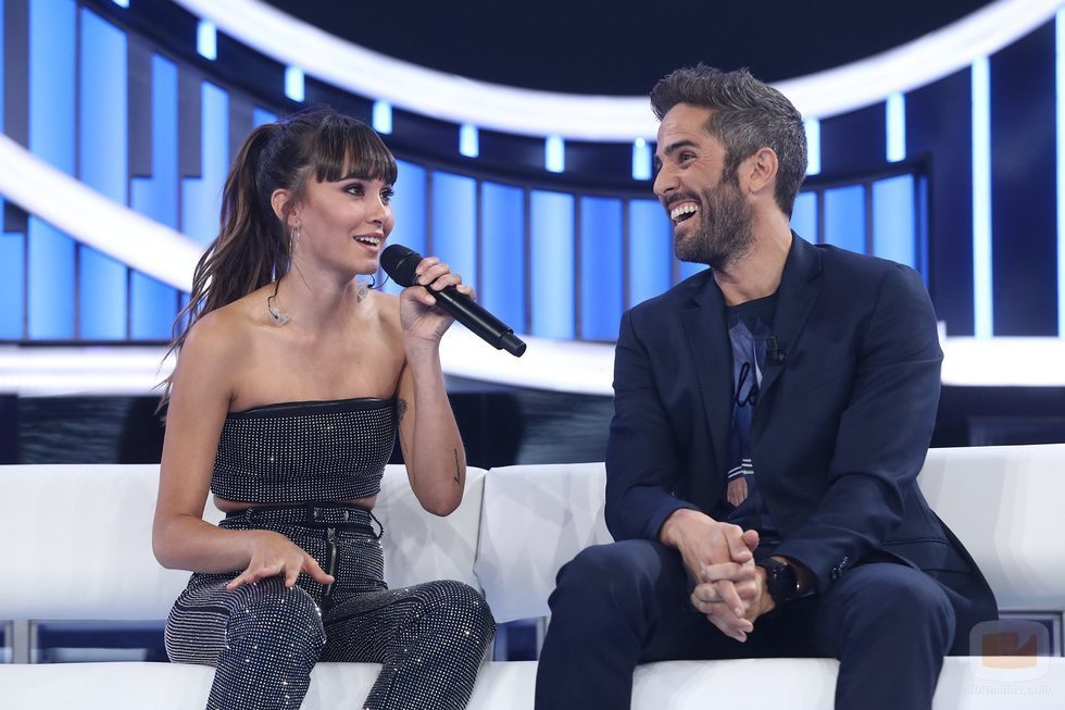 Aitana junto a Roberto Leal en la Gala 1 de 'OT 2018'