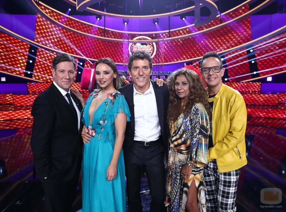 Manel Fuentes junto a los miembros del jurado de 'Tu cara me suena'