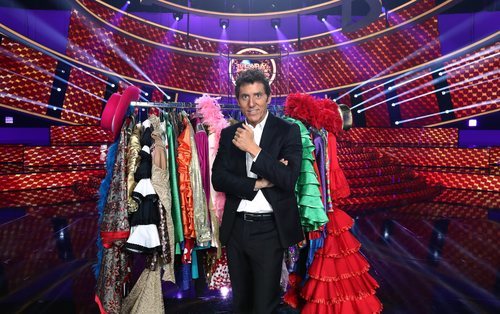 Manel Fuentes posa como presentador de 'Tu cara me suena 7'