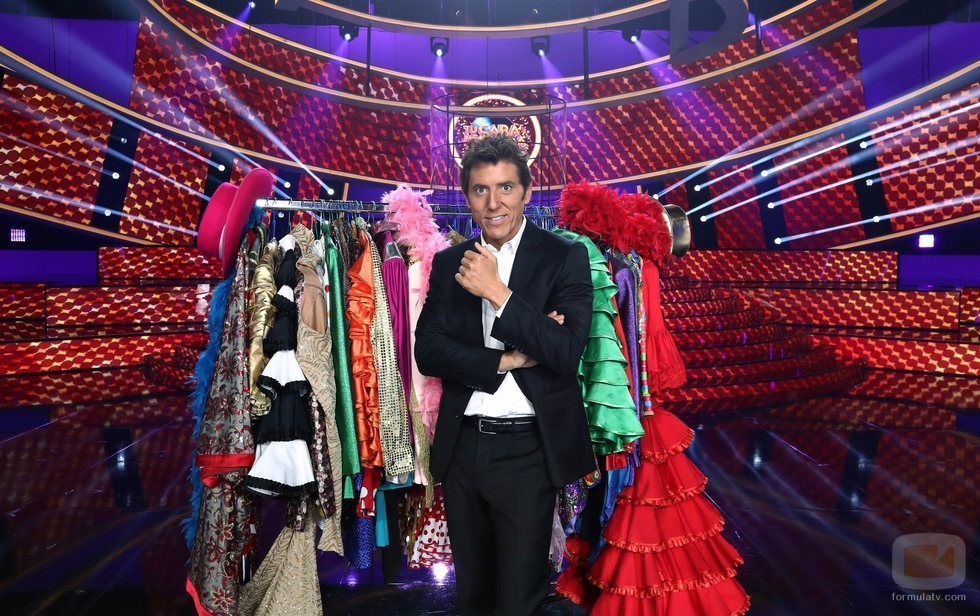 Manel Fuentes posa como presentador de 'Tu cara me suena 7'