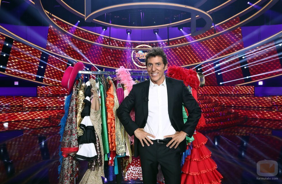 Manel Fuentes posa como presentador de la nueva temporada de 'Tu cara me suena'