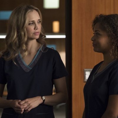 Antonia Thomas y Beau Garrett en la segunda temporada de 'The Good Doctor'