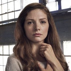 Katherine Cunningham es Kathy en 'Cóndor'