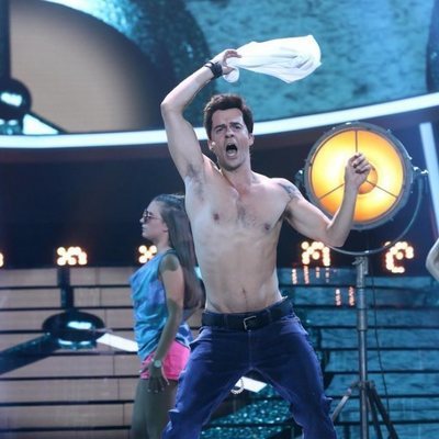 Jordi Coll es Robbie Williams en la gala 1 de 'Tu cara me suena'