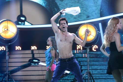 Jordi Coll es Robbie Williams en la gala 1 de 'Tu cara me suena'