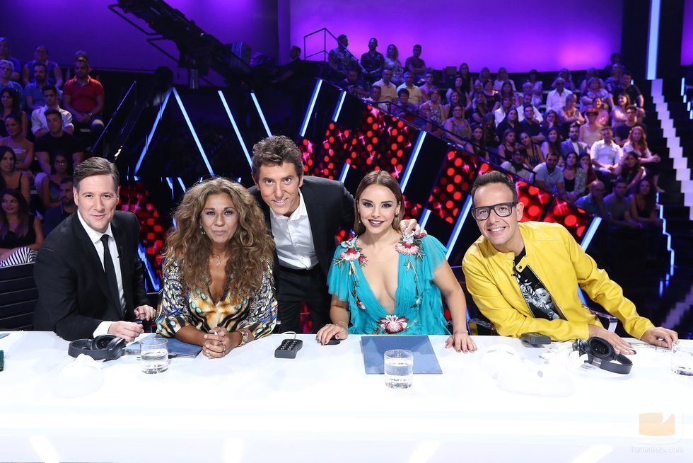 El jurado y Manel Fuentes en la gala 1 de 'Tu cara me suena'