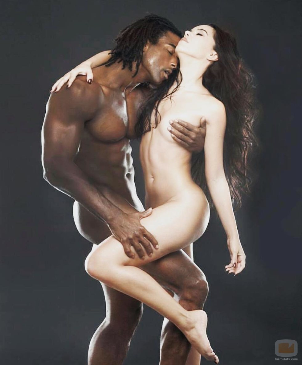 Beatriz Luengo posa desnuda junto con su pareja Yotuel